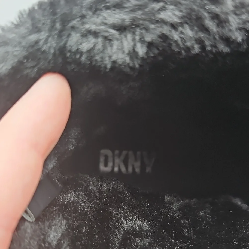 Dkny fun cranberry